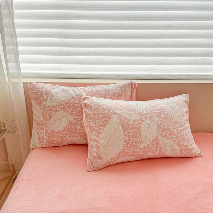 91家纺网 家纺一手货源 找家纺 眠博士 2025新款立体雕花牛奶绒加厚保暖四件套 立体雕花-千叶粉