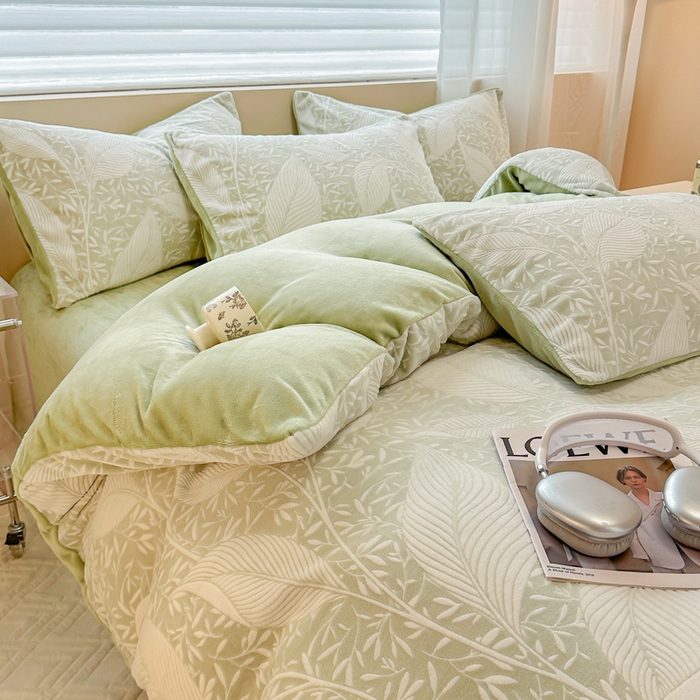 91家纺网 家纺一手货源 找家纺 眠博士 2025新款立体雕花牛奶绒加厚保暖四件套 立体雕花-千叶绿