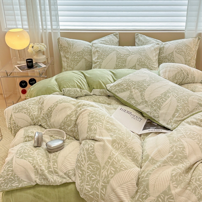 91家纺网 家纺一手货源 找家纺 眠博士 2025新款立体雕花牛奶绒加厚保暖四件套 立体雕花-千叶绿