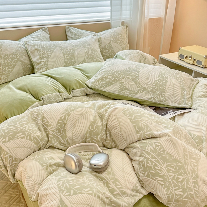 91家纺网 家纺一手货源 找家纺 眠博士 2025新款立体雕花牛奶绒加厚保暖四件套 立体雕花-千叶绿
