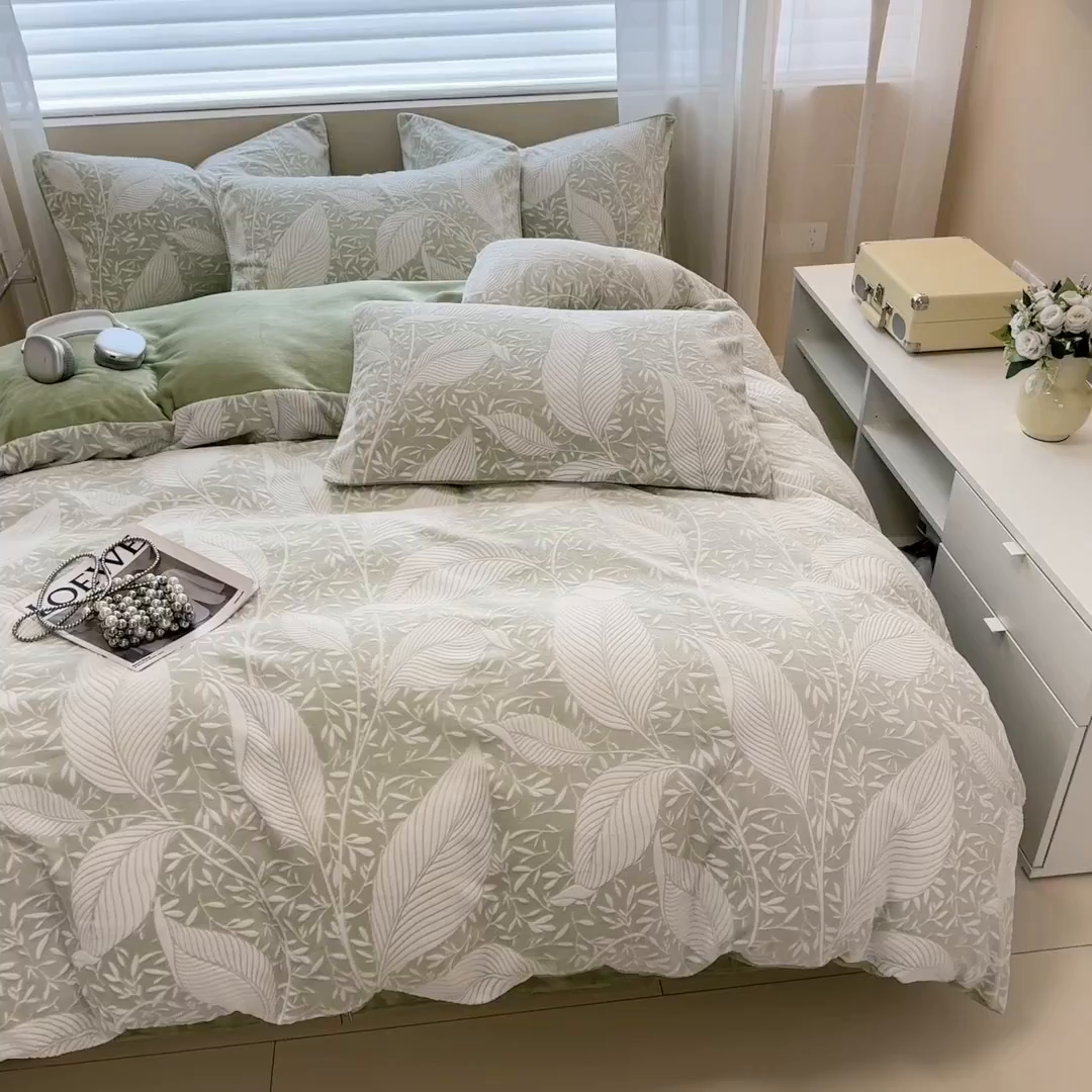 91家纺网 家纺一手货源 找家纺 眠博士 2025新款立体雕花牛奶绒加厚保暖四件套 立体雕花-千叶绿