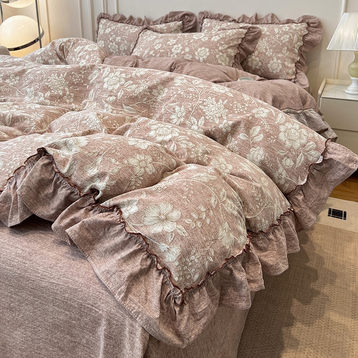 91家纺网 家纺一手货源 找家纺 逸林家纺《原希尔顿逸林》 2025秋冬新品加厚高克重亚麻复古原麻皱皱纱印花四件套法式花边 爱丽丝