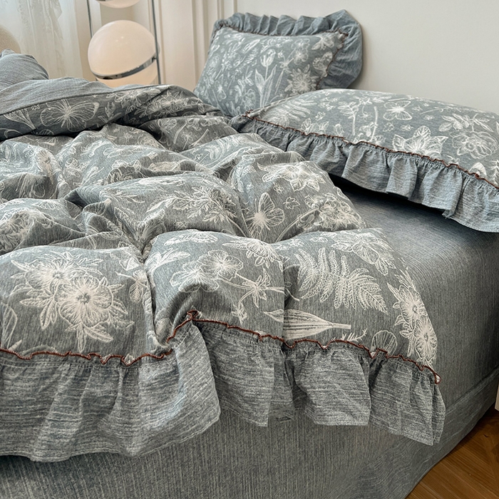 91家纺网 家纺一手货源 找家纺 逸林家纺《原希尔顿逸林》 2025秋冬新品加厚高克重亚麻复古原麻皱皱纱印花四件套法式花边 蝶梦