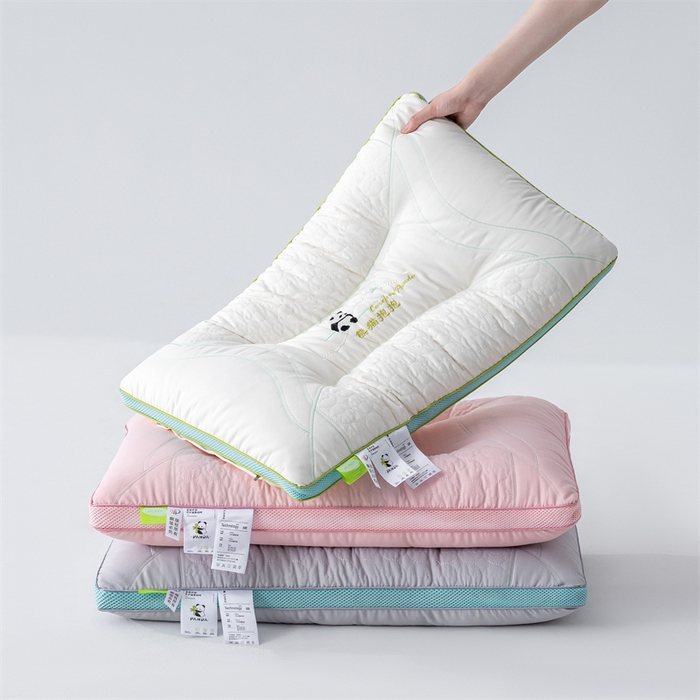 91家纺网 家纺一手货源 找家纺 鼎晟纺 2025新款柔软舒适熊猫抱抱枕成人枕芯学生枕头 熊猫抱抱-浅灰