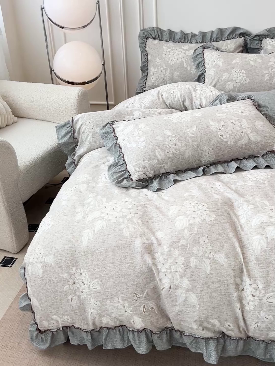 91家纺网 家纺一手货源 找家纺 逸林家纺《原希尔顿逸林》 2025秋冬新品加厚高克重亚麻复古原麻皱皱纱印花四件套法式花边 海棠花溪