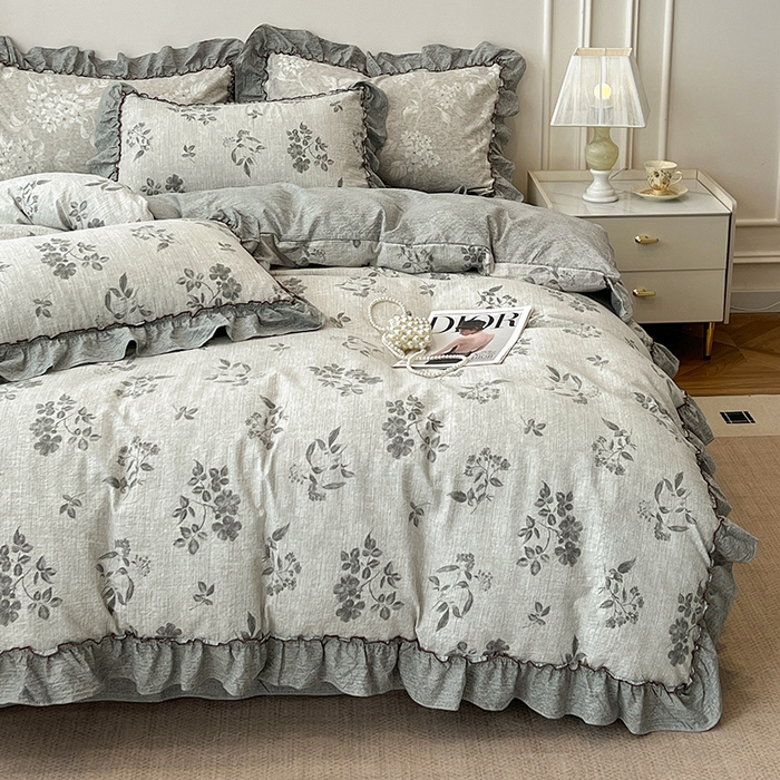 91家纺网 家纺一手货源 找家纺 逸林家纺《原希尔顿逸林》 2025秋冬新品加厚高克重亚麻复古原麻皱皱纱印花四件套法式花边 莱茵河畔