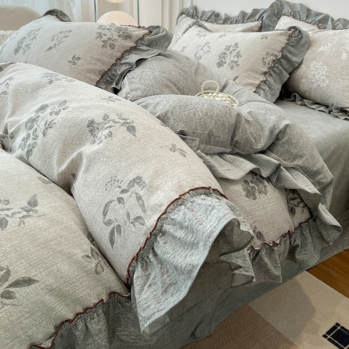 91家纺网 家纺一手货源 找家纺 逸林家纺《原希尔顿逸林》 2025秋冬新品加厚高克重亚麻复古原麻皱皱纱印花四件套法式花边 莱茵河畔