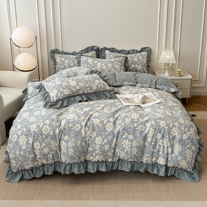 91家纺网 家纺一手货源 找家纺 逸林家纺《原希尔顿逸林》 2025秋冬新品加厚高克重亚麻复古原麻皱皱纱印花四件套法式花边 满园花开