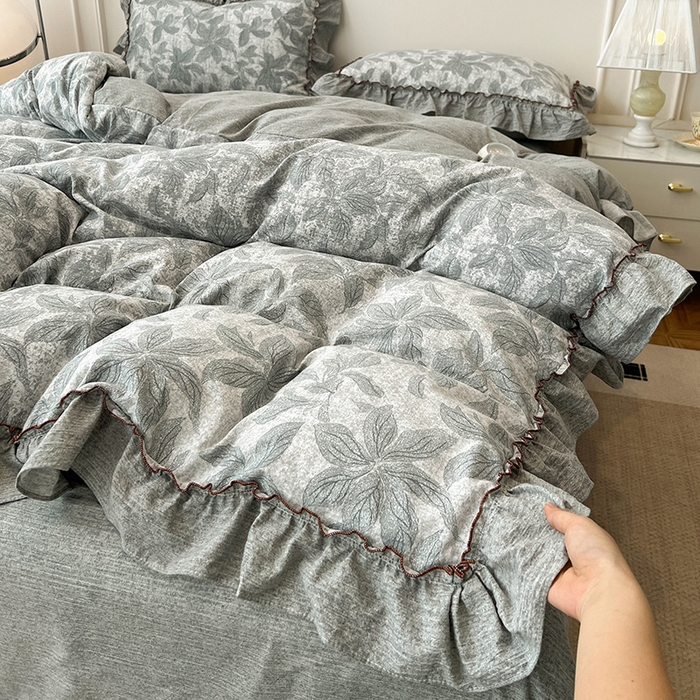 91家纺网 家纺一手货源 找家纺 逸林家纺《原希尔顿逸林》 2025秋冬新品加厚高克重亚麻复古原麻皱皱纱印花四件套法式花边 叶之舞