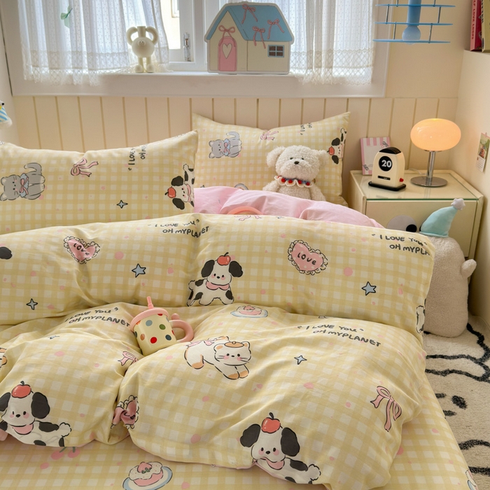 91家纺网 家纺一手货源 找家纺 曼之夏 2025新款全棉纯棉40支学生季卡通印花四件套 格子猫