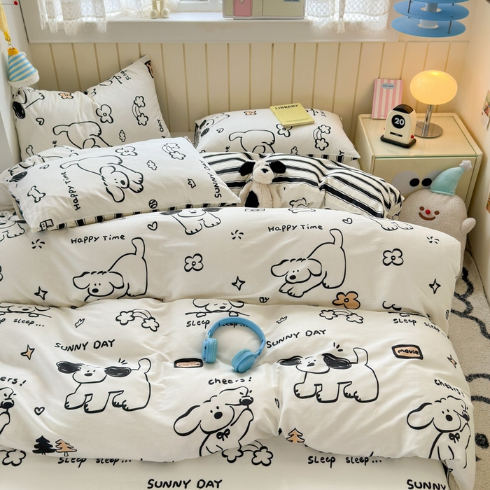 91家纺网 家纺一手货源 找家纺 曼之夏 2025新款全棉纯棉40支学生季卡通印花四件套 嗨皮狗