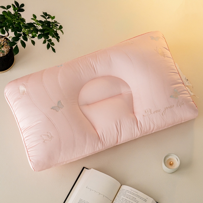 91家纺网 家纺一手货源 找家纺 （总）鼎晟纺 2025新款新品蚕丝蛋白护颈枕成人枕芯学生枕头