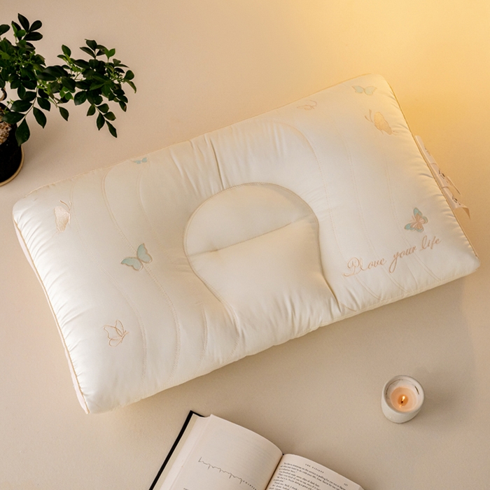 91家纺网 家纺一手货源 找家纺 （总）鼎晟纺 2025新款新品蚕丝蛋白护颈枕成人枕芯学生枕头