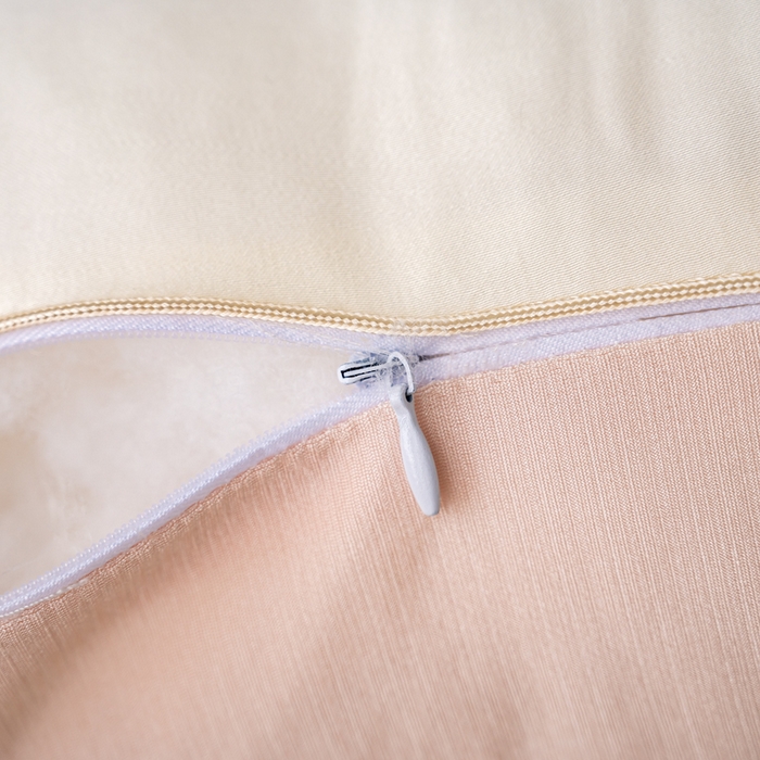 91家纺网 家纺一手货源 找家纺 （总）鼎晟纺 2025新款新品蚕丝蛋白护颈枕成人枕芯学生枕头