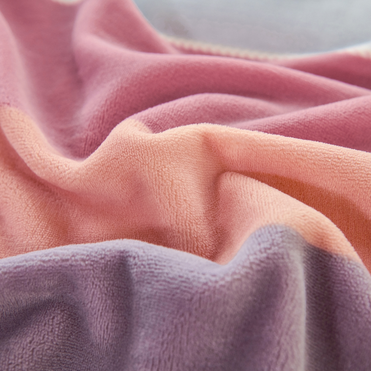 91家纺网 家纺一手货源 找家纺 尚品凤凰2025新款高克重印花牛奶绒四件套-工艺款 林深见鹿-粉