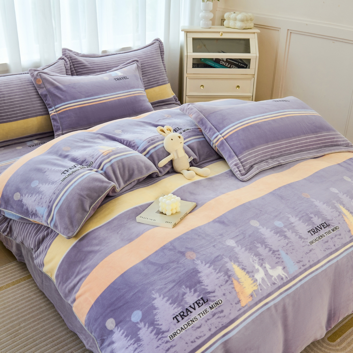 91家纺网 家纺一手货源 找家纺 尚品凤凰2025新款高克重印花牛奶绒四件套-工艺款 林深见鹿-灰