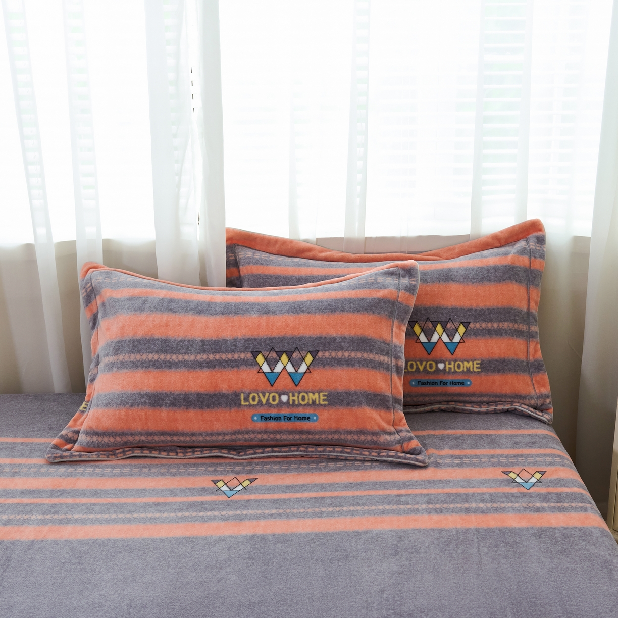 91家纺网 家纺一手货源 找家纺 尚品凤凰2025新款高克重印花牛奶绒四件套-工艺款 条纹日记