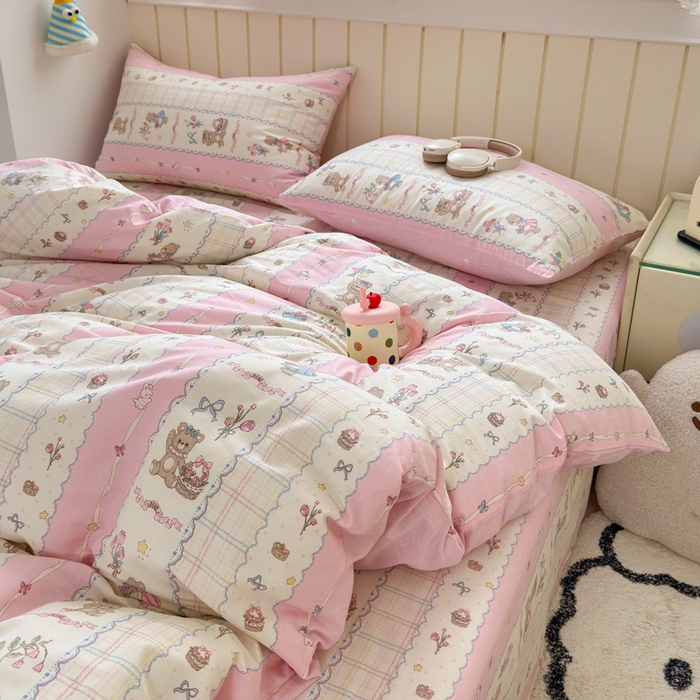 91家纺网 家纺一手货源 找家纺 曼之夏 2025新款全棉纯棉40支学生季卡通印花四件套 奶昔小熊