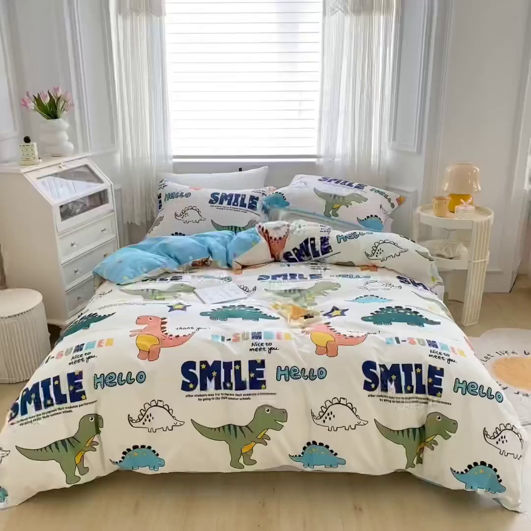 91家纺网 家纺一手货源 找家纺 羽爱家纺 2025新款A类双面印花全棉水洗床盖套件-三件套 恐龙漫画-