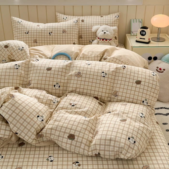 91家纺网 家纺一手货源 找家纺 曼之夏 2025新款全棉纯棉40支学生季卡通印花四件套 曲奇小狗