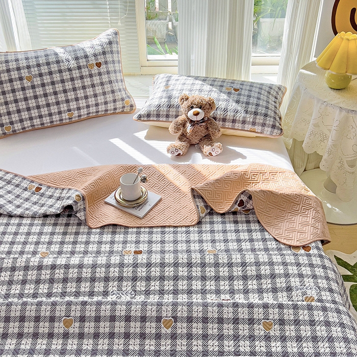 91家纺网 家纺一手货源 找家纺 羽爱家纺 2025新款A类双面印花全棉水洗床盖套件-三件套 恋格-