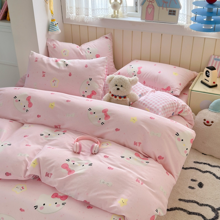 91家纺网 家纺一手货源 找家纺 曼之夏 2025新款全棉纯棉40支学生季卡通印花四件套 甜心猫咪