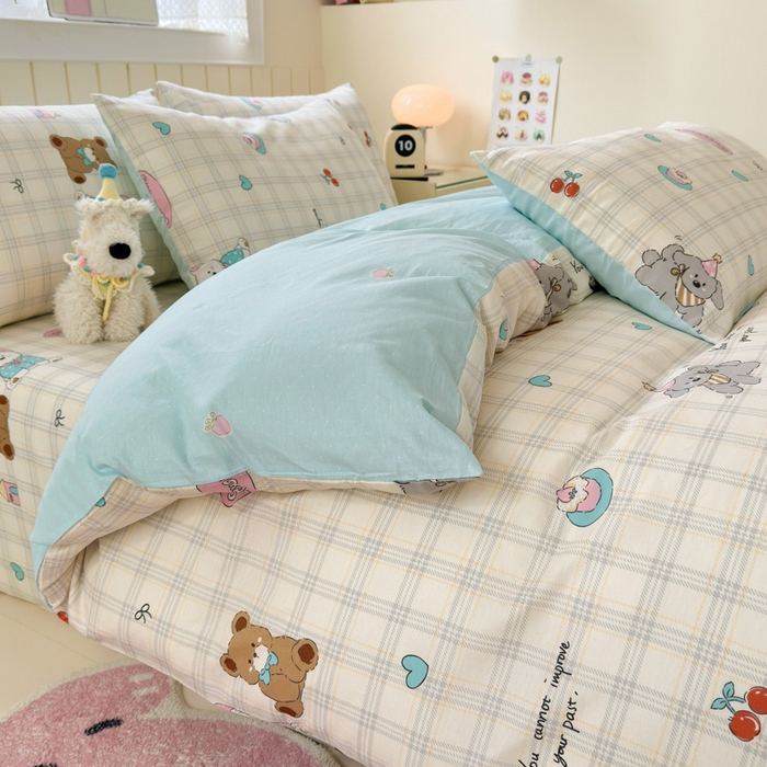 91家纺网 家纺一手货源 找家纺 曼之夏 2025新款全棉纯棉40支学生季卡通印花四件套 樱桃熊仔