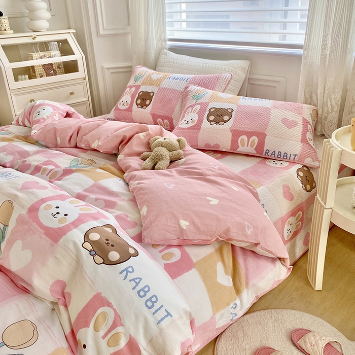 91家纺网 家纺一手货源 找家纺 羽爱家纺 2025新款A类双面印花全棉水洗床盖套件-三件套 奶油兔-