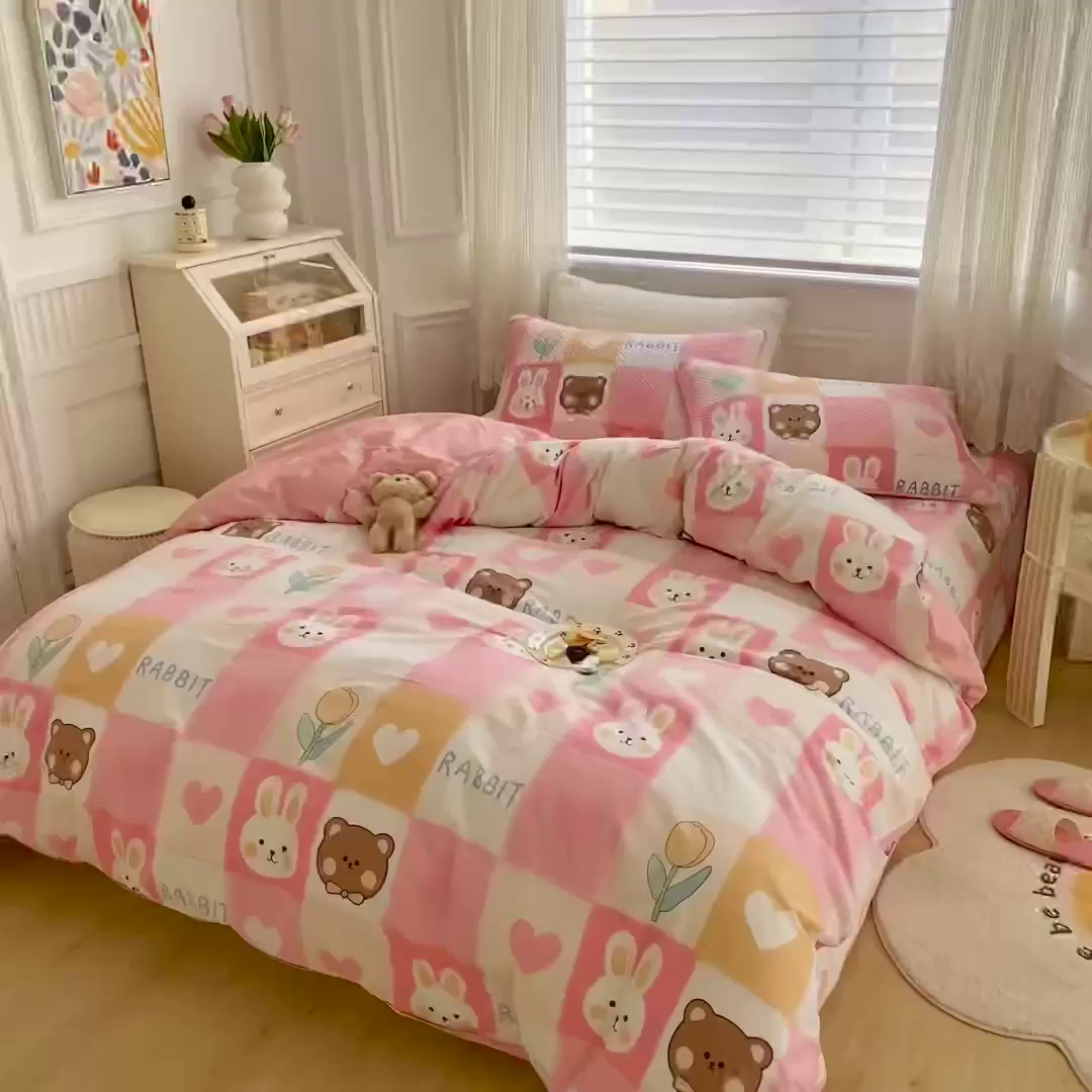 91家纺网 家纺一手货源 找家纺 羽爱家纺 2025新款A类双面印花全棉水洗床盖套件-三件套 奶油兔-