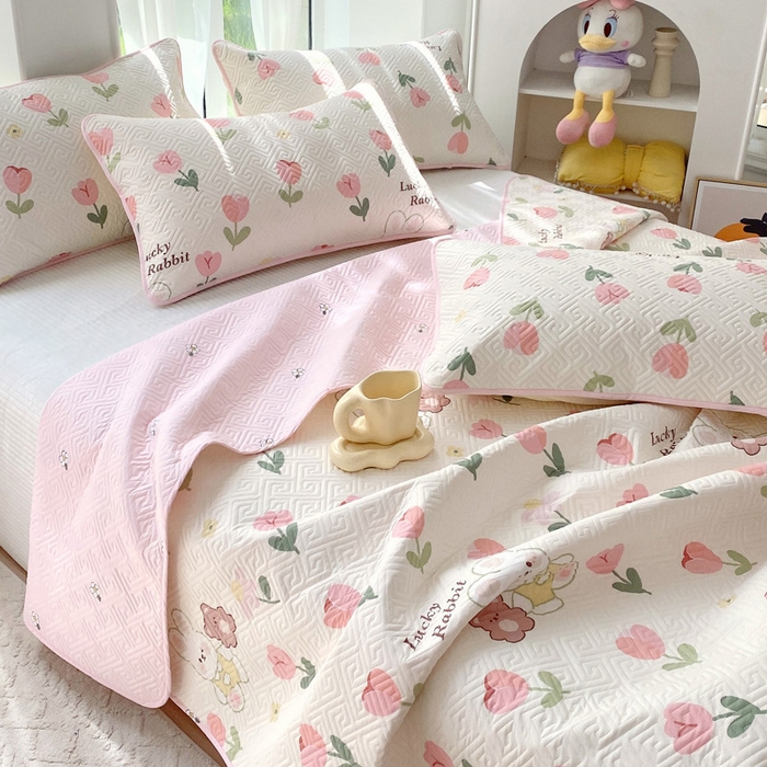 91家纺网 家纺一手货源 找家纺 羽爱家纺 2025新款A类双面印花全棉水洗床盖套件-三件套 小幸运-