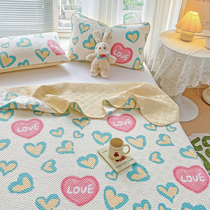 91家纺网 家纺一手货源 找家纺 羽爱家纺 2025新款A类双面印花全棉水洗床盖套件-三件套 心情-