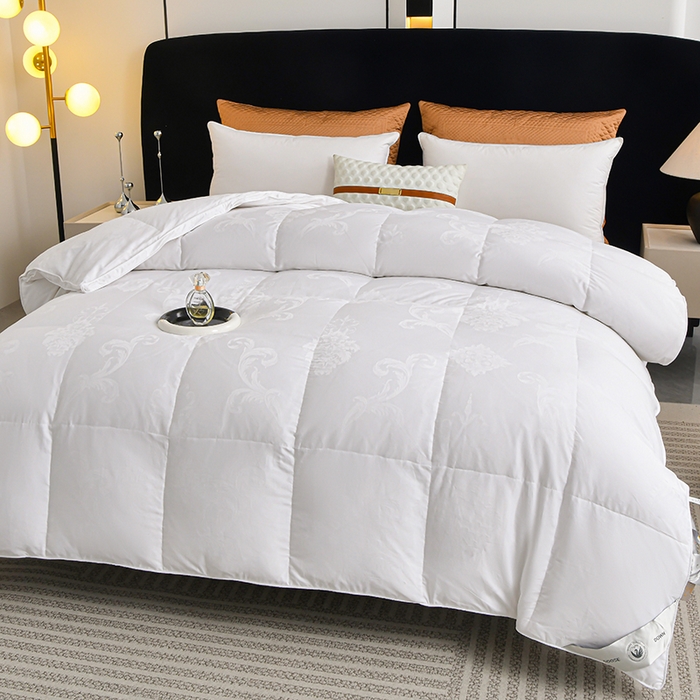 91家纺网 家纺一手货源 找家纺 棠婷  2025年新款全棉80s贡缎50白鸭绒90白鹅绒被鸭绒被双层大提花羽绒被子 白色