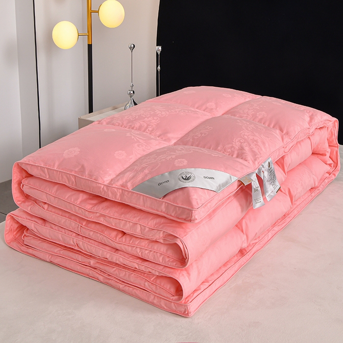 91家纺网 家纺一手货源 找家纺 棠婷  2025年新款全棉80s贡缎50白鸭绒90白鹅绒被鸭绒被双层大提花羽绒被子 粉色