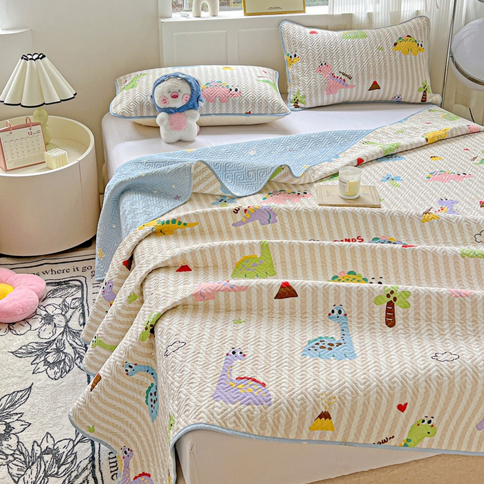 91家纺网 家纺一手货源 找家纺 羽爱家纺 2025新款A类双面印花全棉水洗床盖套件-三件套 动漫恐龙