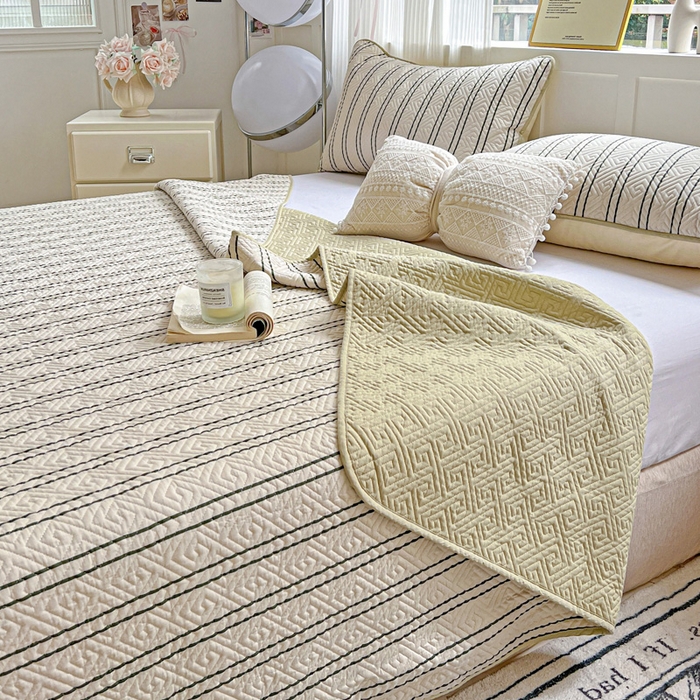 91家纺网 家纺一手货源 找家纺 羽爱家纺 2025新款A类双面印花全棉水洗床盖套件-三件套 漫时光