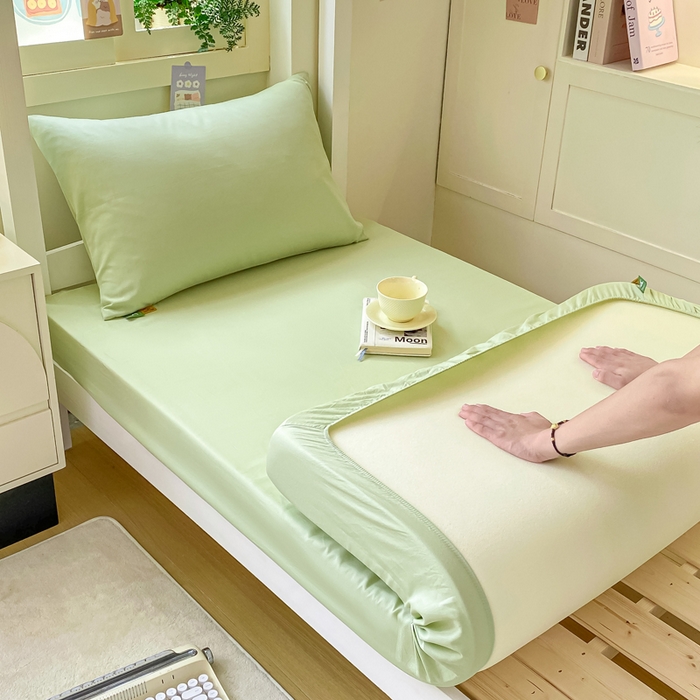 91家纺网 家纺一手货源 找家纺 凡客家居 2025新款全棉学生床笠三件套 嫩牙绿