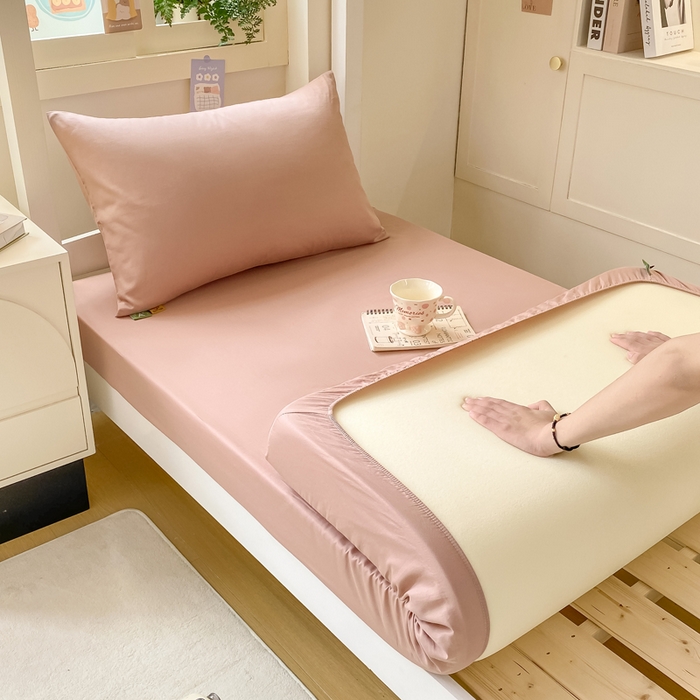 91家纺网 家纺一手货源 找家纺 凡客家居 2025新款全棉学生床笠三件套 豆沙粉