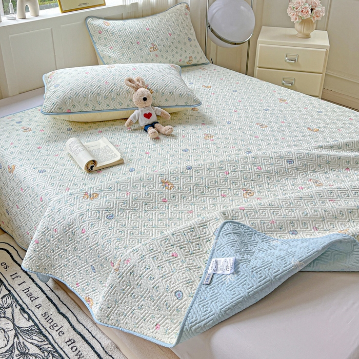 91家纺网 家纺一手货源 找家纺 羽爱家纺 2025新款A类双面印花全棉水洗床盖套件-三件套 兔子乐园