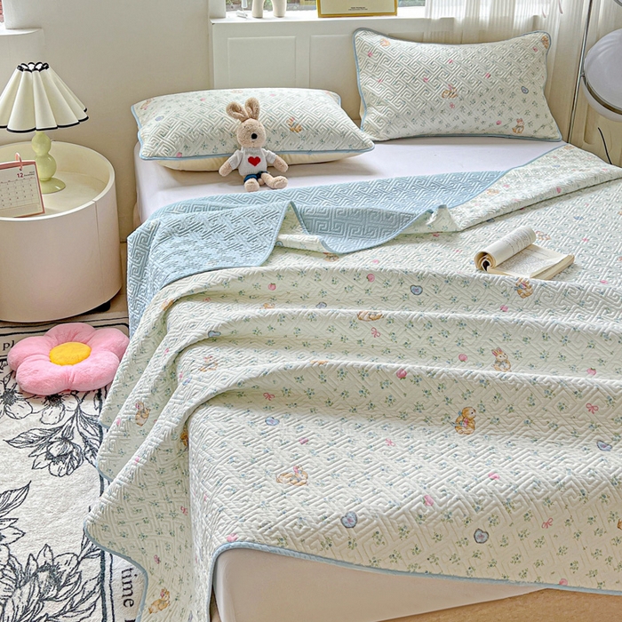 91家纺网 家纺一手货源 找家纺 羽爱家纺 2025新款A类双面印花全棉水洗床盖套件-三件套 兔子乐园