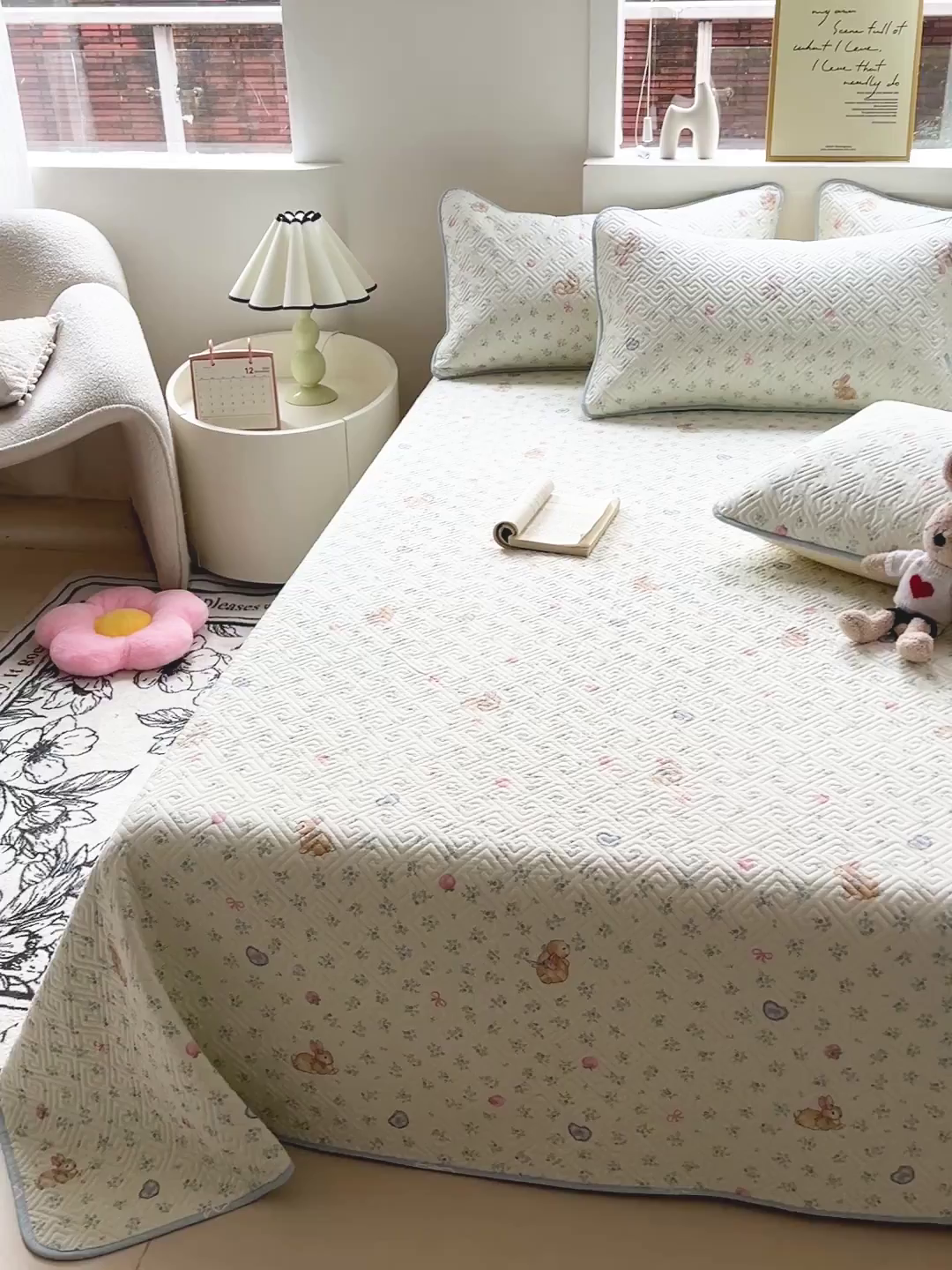 91家纺网 家纺一手货源 找家纺 羽爱家纺 2025新款A类双面印花全棉水洗床盖套件-三件套 兔子乐园