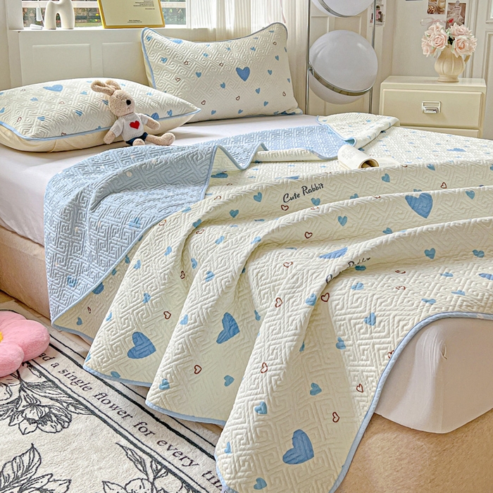 91家纺网 家纺一手货源 找家纺 羽爱家纺 2025新款A类双面印花全棉水洗床盖套件-三件套 心相印