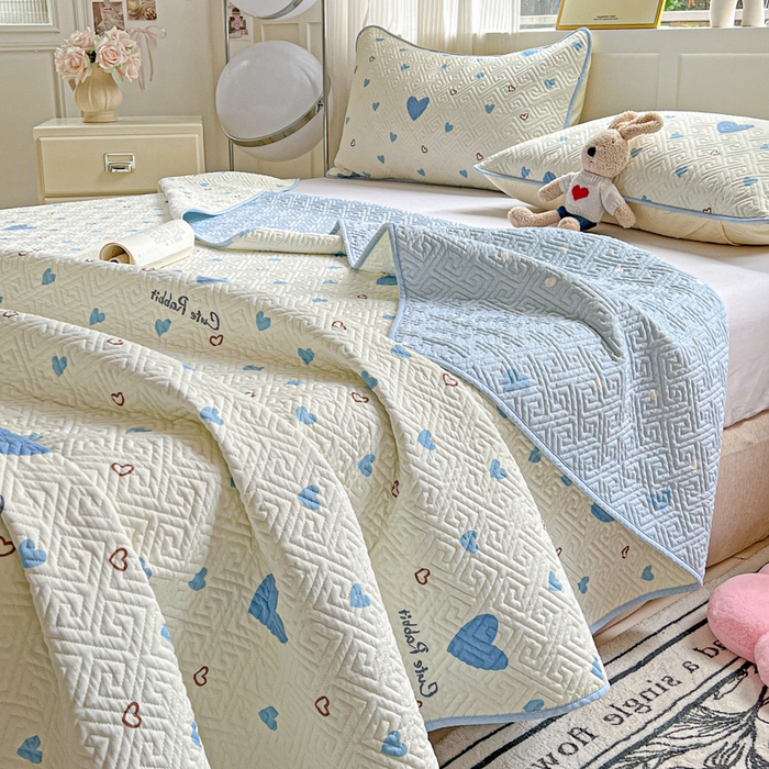 91家纺网 家纺一手货源 找家纺 羽爱家纺 2025新款A类双面印花全棉水洗床盖套件-三件套 心相印