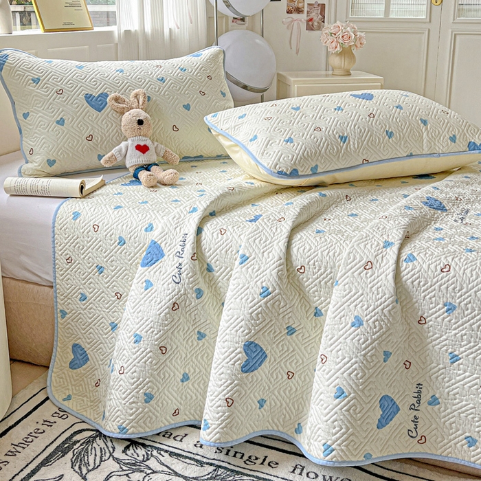 91家纺网 家纺一手货源 找家纺 羽爱家纺 2025新款A类双面印花全棉水洗床盖套件-三件套 心相印