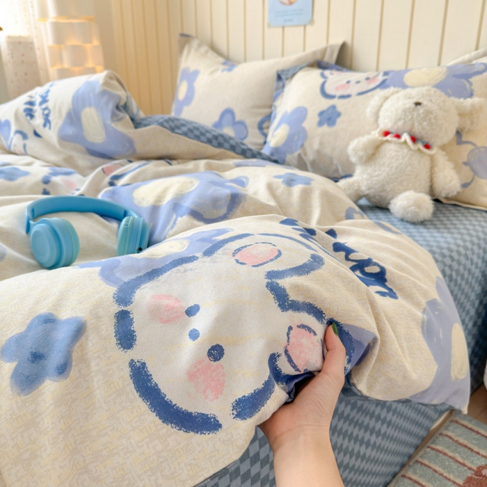 91家纺网 家纺一手货源 找家纺 曼之夏 2025新款原棉加厚磨毛印花四件套 布鲁兔