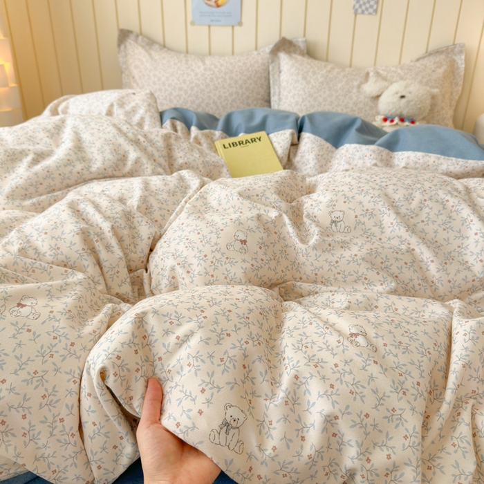 91家纺网 家纺一手货源 找家纺 曼之夏 2025新款原棉加厚磨毛印花四件套 麦琪熊