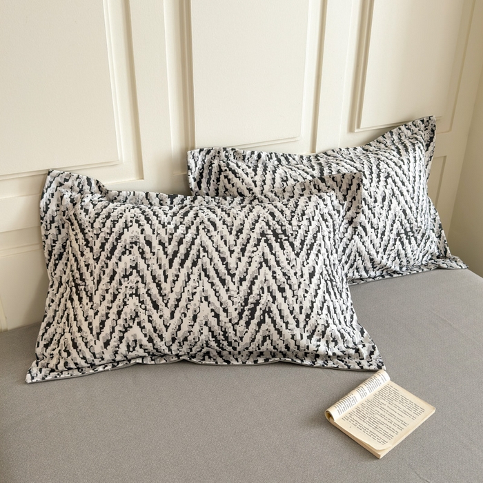 91家纺网 家纺一手货源 找家纺 曼之夏 2025新款原棉加厚磨毛印花四件套 麦语-灰