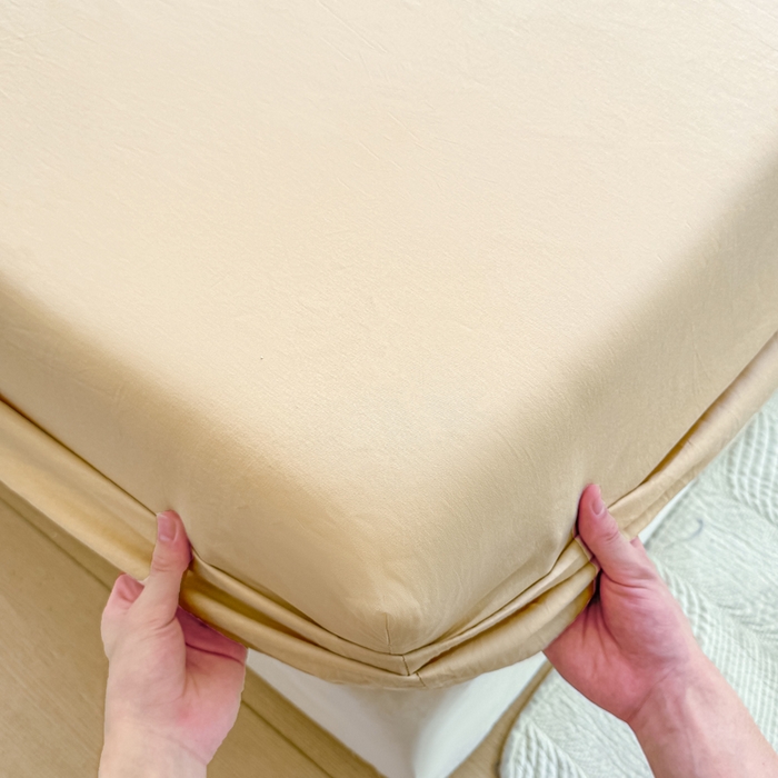 91家纺网 家纺一手货源 找家纺 凡客家居 2025新款全棉纯色简约床笠系列 奶茶