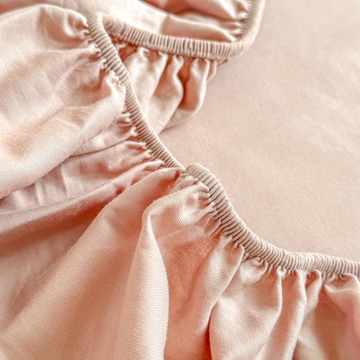 91家纺网 家纺一手货源 找家纺 凡客家居 2025新款全棉纯色简约床笠系列 豆沙粉