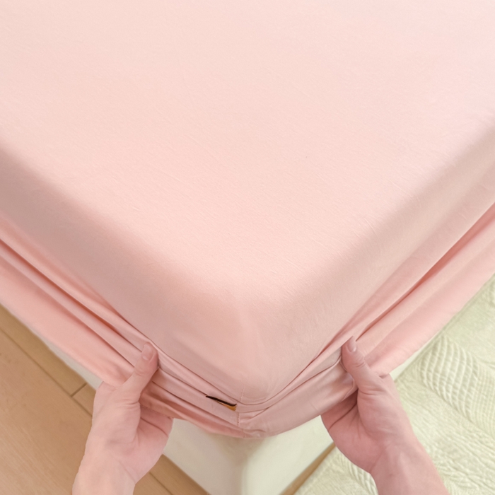 91家纺网 家纺一手货源 找家纺 凡客家居 2025新款全棉纯色简约床笠系列 仙女粉