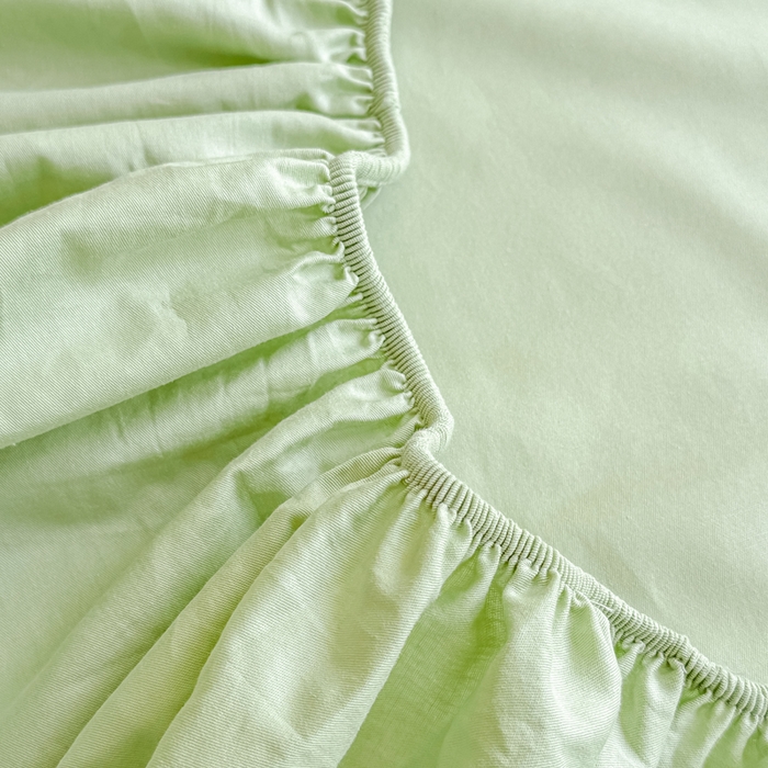 91家纺网 家纺一手货源 找家纺 凡客家居 2025新款全棉纯色简约床笠系列 嫩芽绿